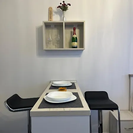 Aleks Apartment *